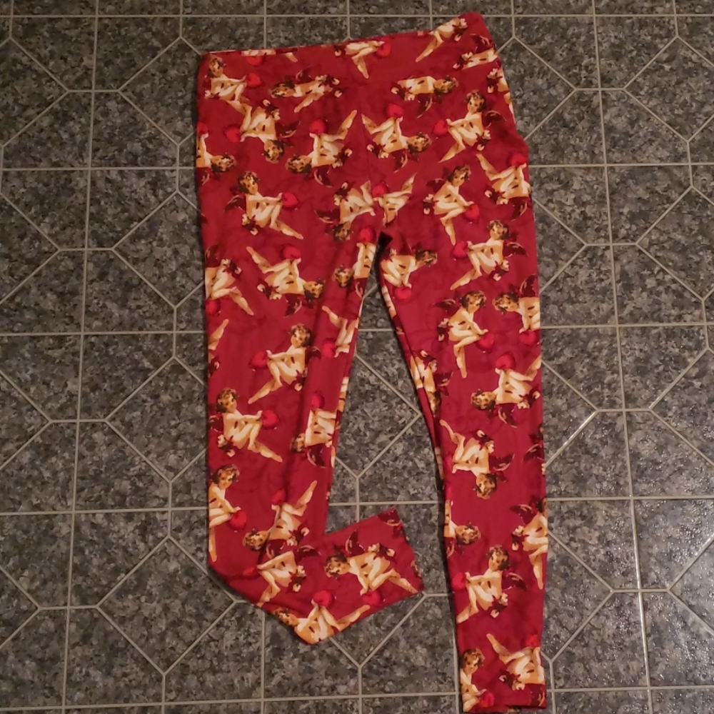 Lularoe Cupid leggings 💘💕